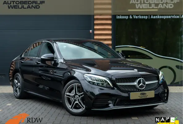 180 Business Solution 156PK AMG NIEUWSTAAT NL-AUTO I Leer I Camera I PDC  I 18" I Apple carplay I Winterpakket I AMG-line I NL-auto I