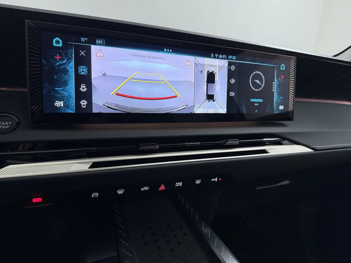 Pallas Black Edition | Proximity Keyless Entry