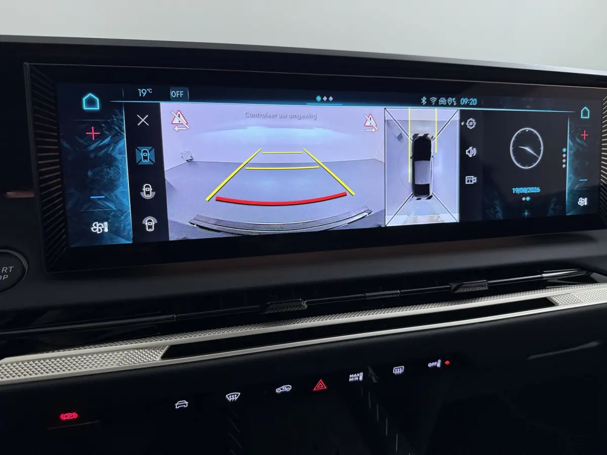 Pallas Black Edition | Proximity Keyless Entry