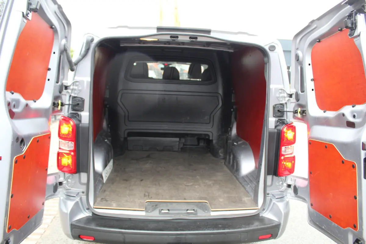 2.0 MultiJet 145Pk L3H1 DC 5p Business Pro | Camera | Trekhaak