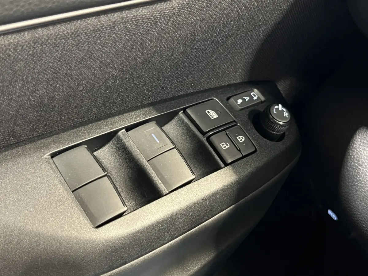 1.5 Hybrid 130 GR SPORT | Android Auto/Apple Carplay | LMV 18" | Voorstoelen Verwarmd | Cruise Control Adaptief | PDC Voor en Achter | Airco |