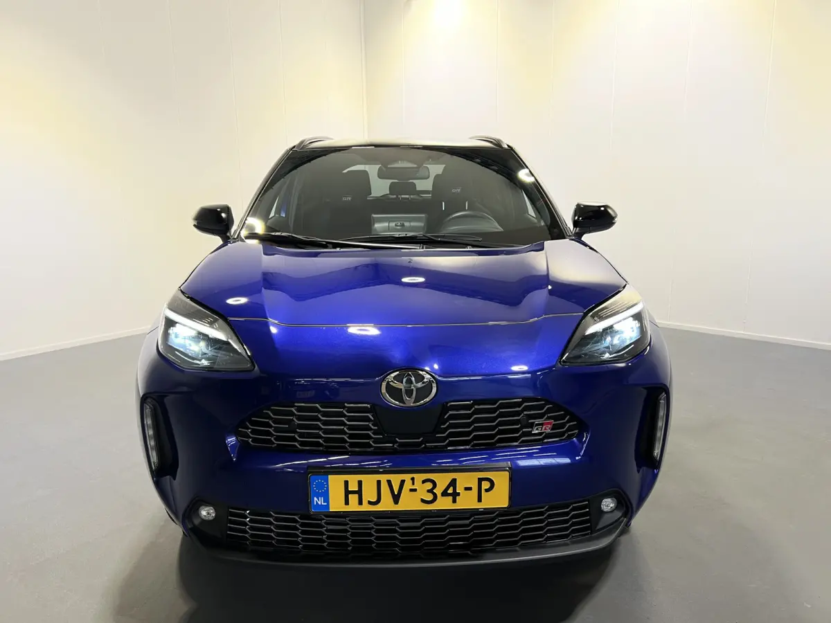 1.5 Hybrid 130 GR SPORT | Android Auto/Apple Carplay | LMV 18" | Voorstoelen Verwarmd | Cruise Control Adaptief | PDC Voor en Achter | Airco |