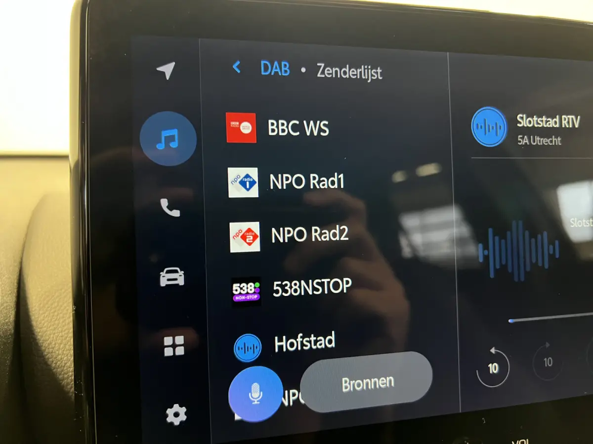 1.5 Hybrid 130 GR SPORT | Android Auto/Apple Carplay | LMV 18" | Voorstoelen Verwarmd | Cruise Control Adaptief | PDC Voor en Achter | Airco |