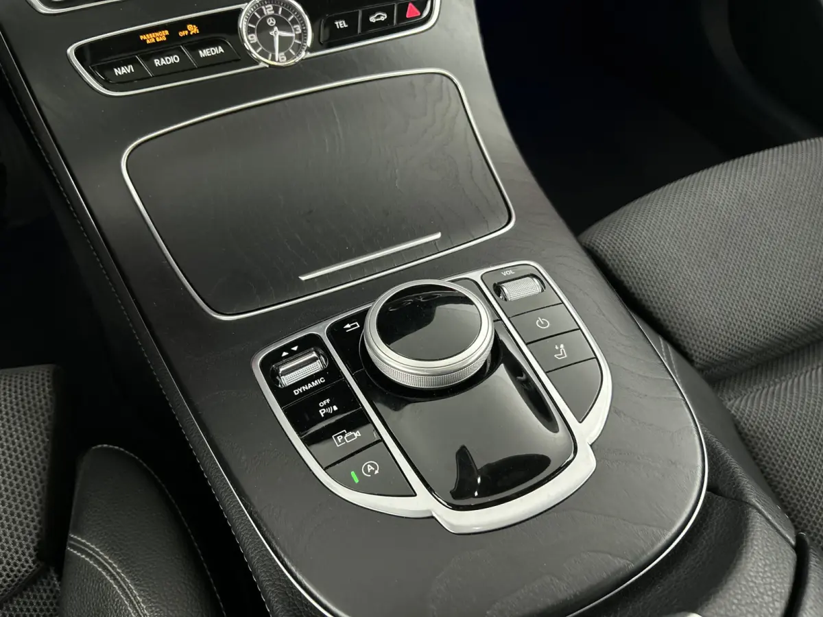 200 Premium+ Facelift Schuif/kanteldak/Trekhaak/AMG-20'LMV