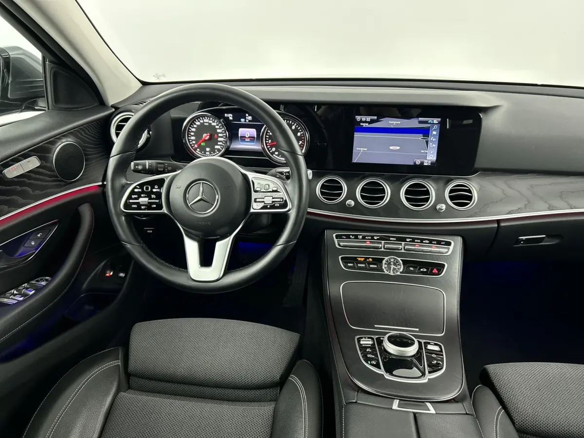 200 Premium+ Facelift Schuif/kanteldak/Trekhaak/AMG-20'LMV