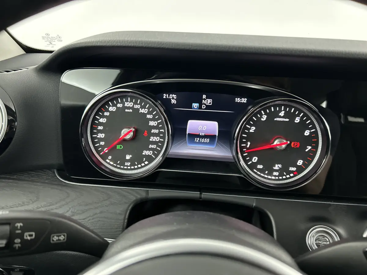 200 Premium+ Facelift Schuif/kanteldak/Trekhaak/AMG-20'LMV