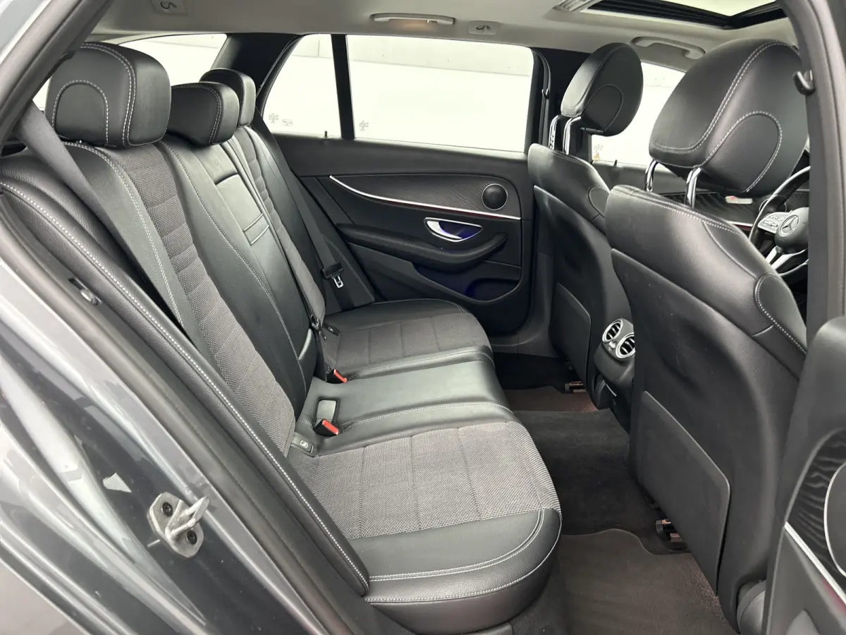 200 Premium+ Facelift Schuif/kanteldak/Trekhaak/AMG-20'LMV
