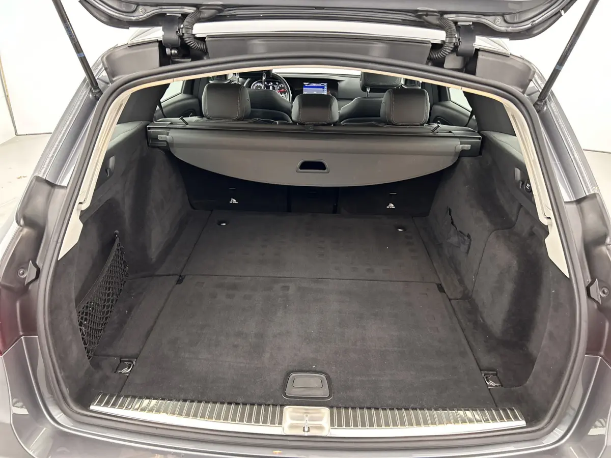 200 Premium+ Facelift Schuif/kanteldak/Trekhaak/AMG-20'LMV
