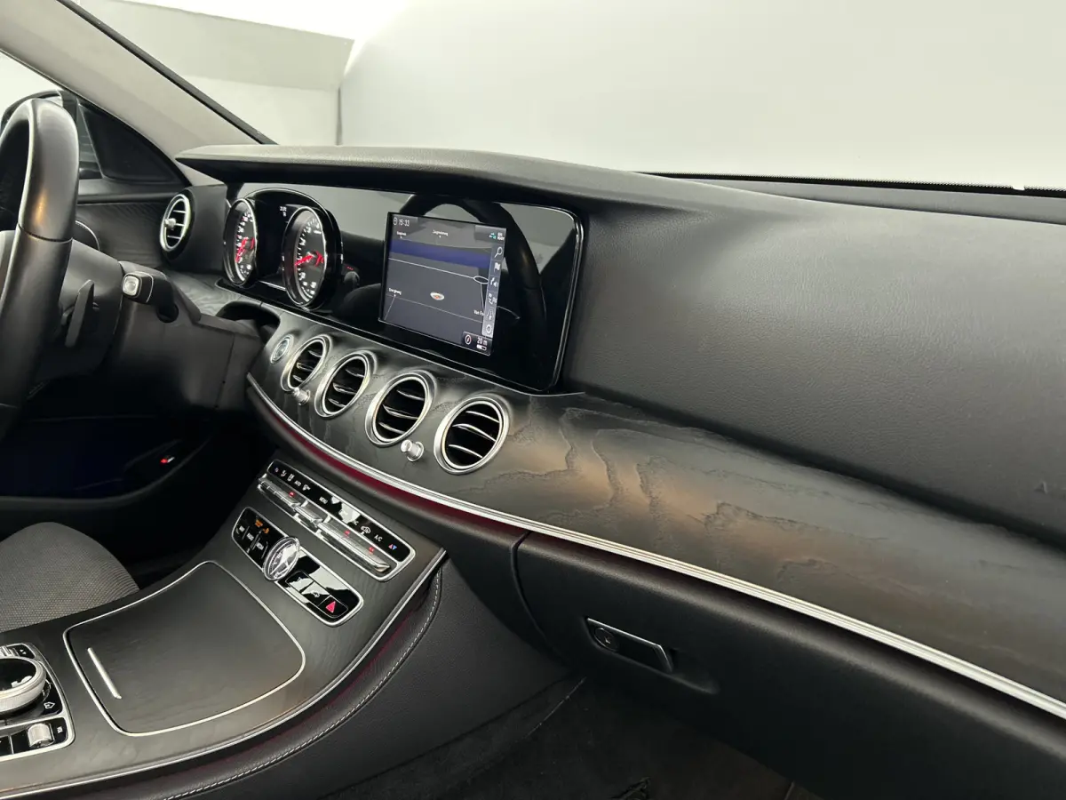 200 Premium+ Facelift Schuif/kanteldak/Trekhaak/AMG-20'LMV