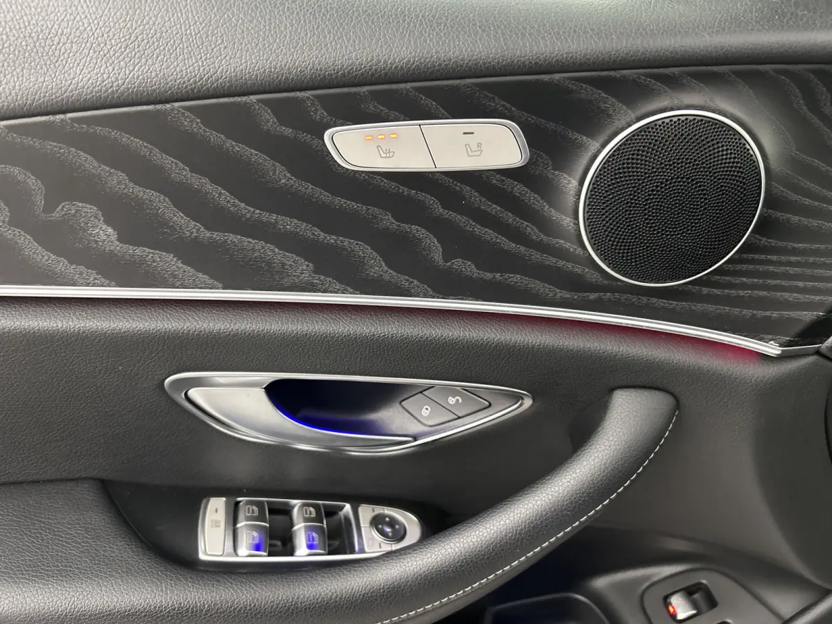200 Premium+ Facelift Schuif/kanteldak/Trekhaak/AMG-20'LMV