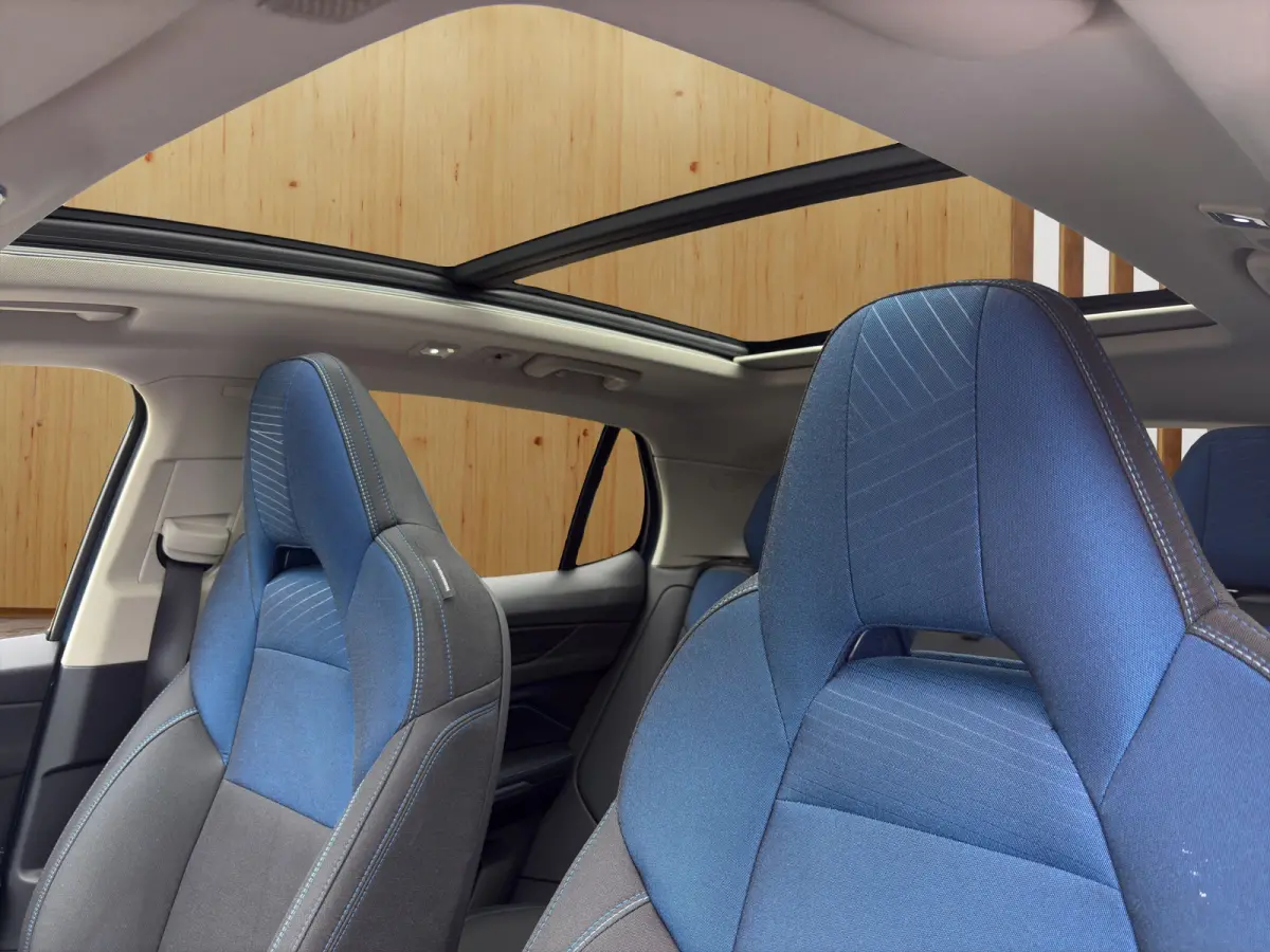 1.5 | Trekhaak | Camera | Verwarmde Voorstoelen | Panoramadak | BLIS | DAB | Keyless Start / Entry |