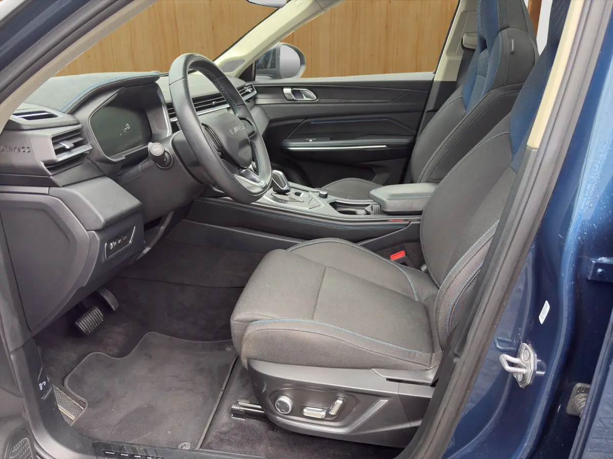 1.5 | Trekhaak | Camera | Verwarmde Voorstoelen | Panoramadak | BLIS | DAB | Keyless Start / Entry |