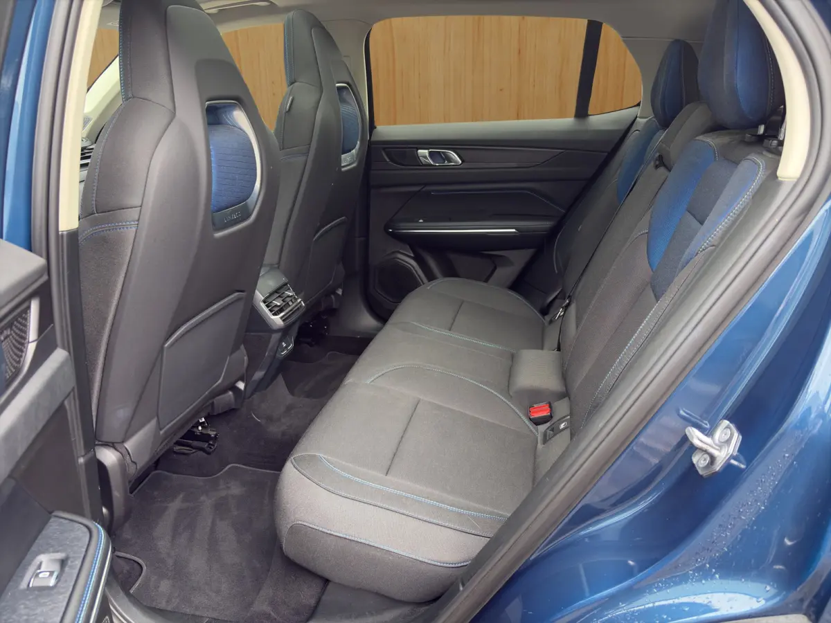 1.5 | Trekhaak | Camera | Verwarmde Voorstoelen | Panoramadak | BLIS | DAB | Keyless Start / Entry |