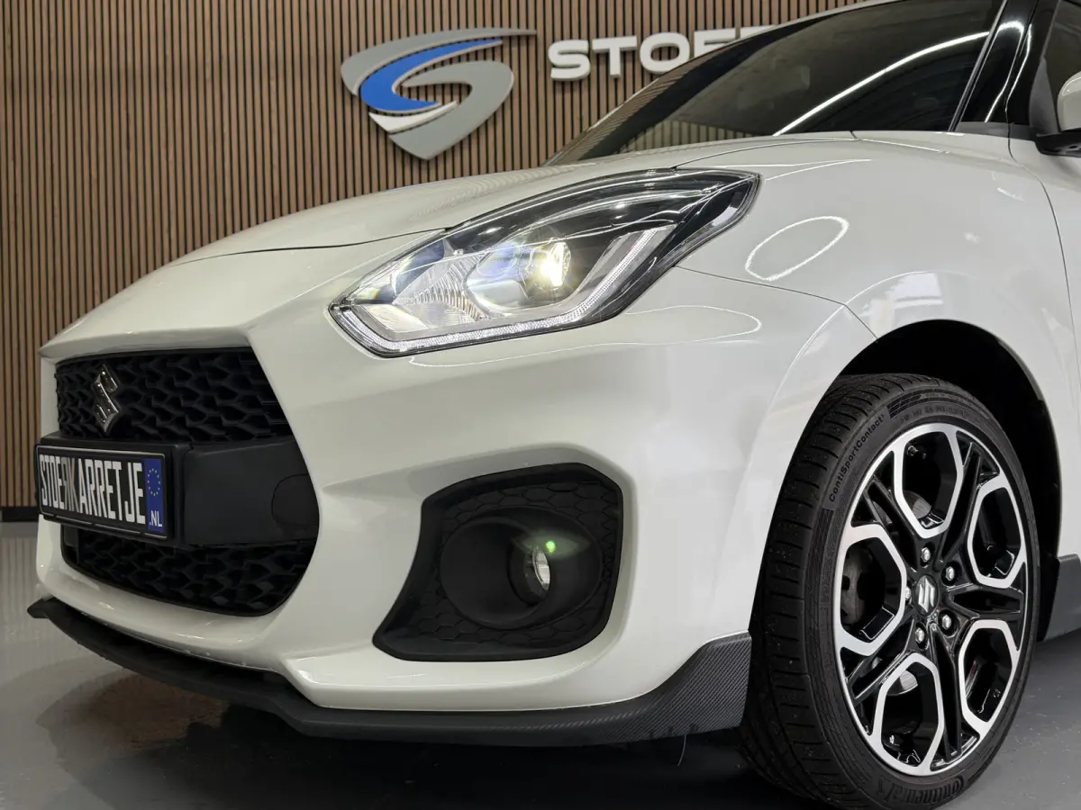 1.4 Sport Smart Hybrid Navi | 17" | Carplay | Camera | Stoelverwarming | ACC | Dodehoek | 100% Elk jaar Suzuki Dealer onderhouden!