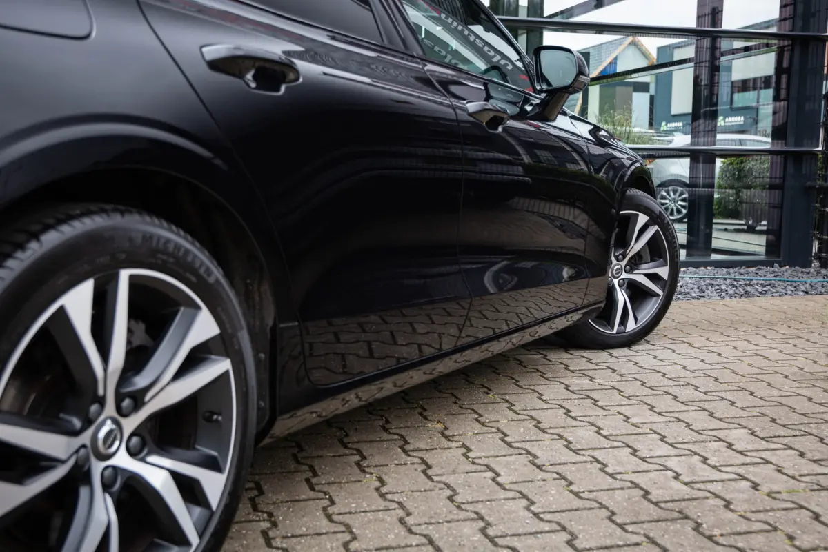 2.0 T6 Recharge AWD R-Design , SOH 88%, Pano, Nappaleder, Carplay, Camera
