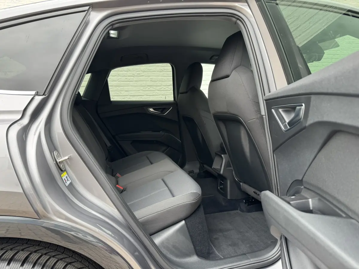35 Advanced edition 55 kWh SOh 92% Sportstoelen 19 inch LM Keyless Led Elektrische a-klep