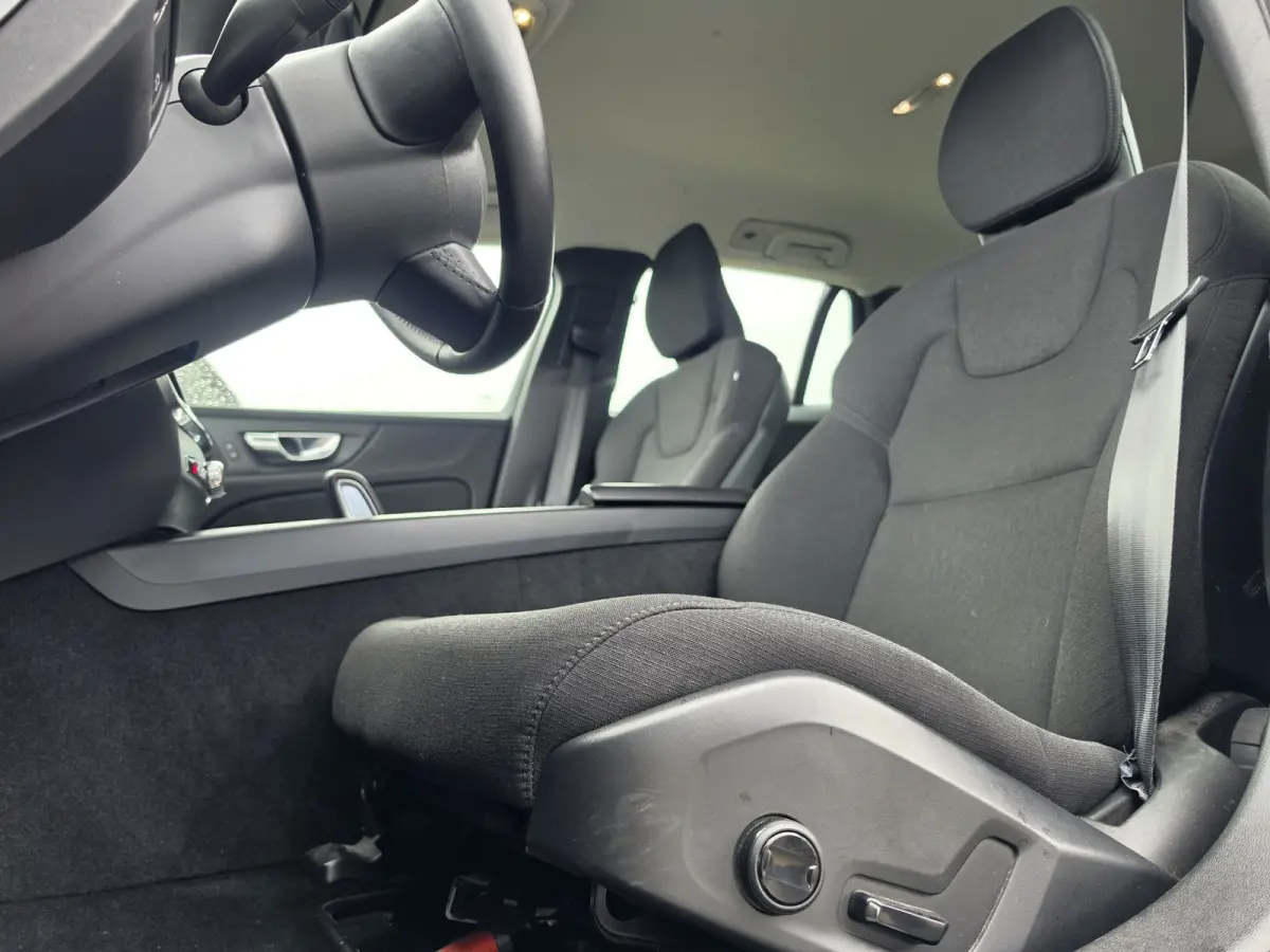 2.0 B3 Business Pro | Apple Carplay/Android | Navi |  Cruise control ad | Led |
