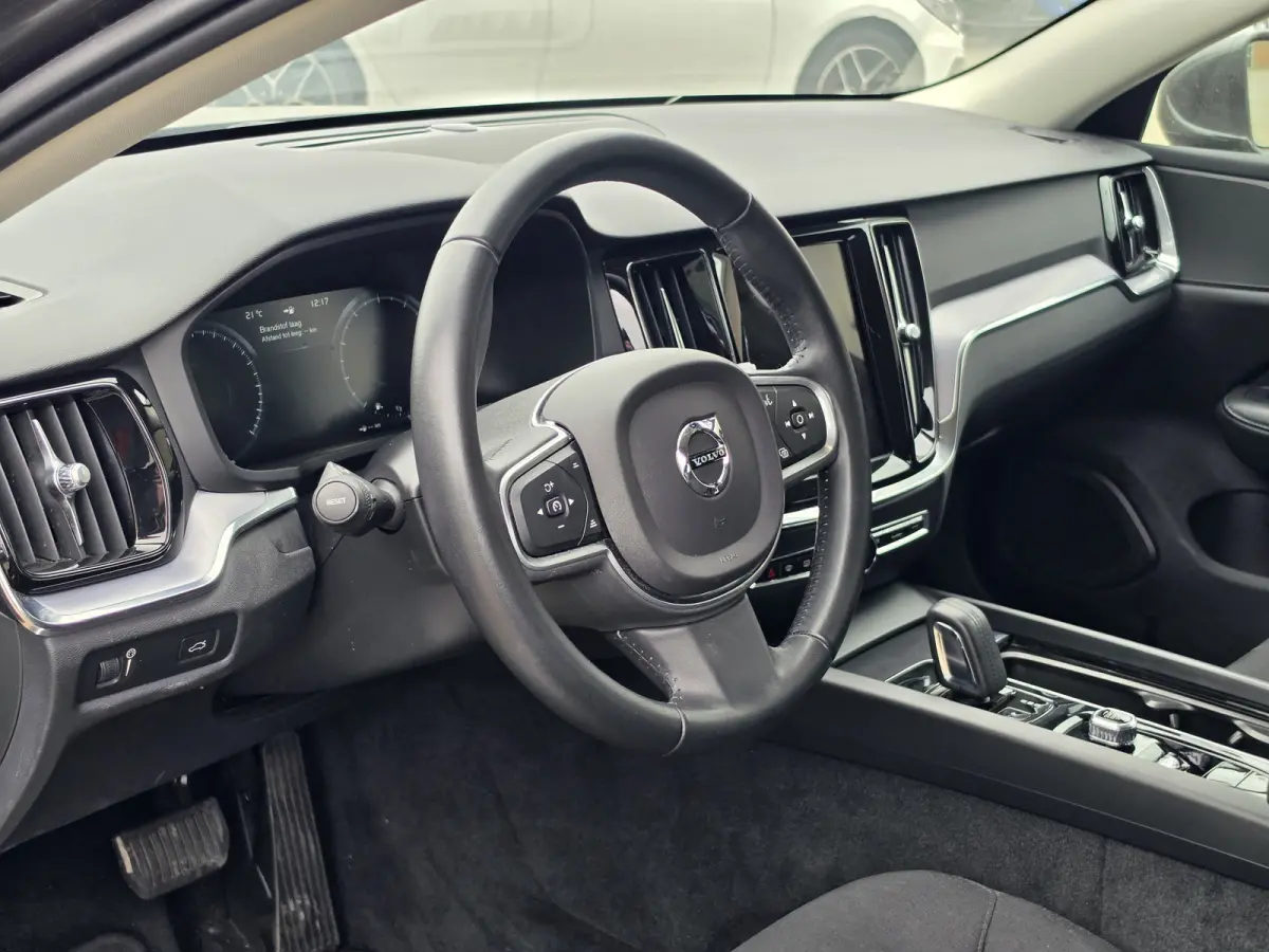 2.0 B3 Business Pro | Apple Carplay/Android | Navi |  Cruise control ad | Led |