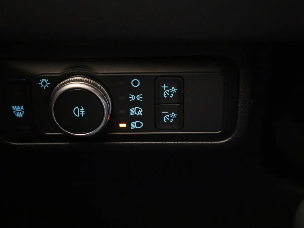 AWD 75 kWh | Elekt. Bestuurdersstoel met Memory | Panoramadak Vast | Adaptive Cruise Ctrl | NAV | Achteruitrijcamera met 360* |