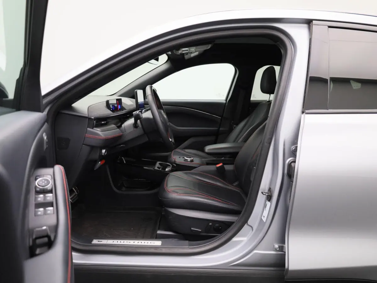 AWD 75 kWh | Elekt. Bestuurdersstoel met Memory | Panoramadak Vast | Adaptive Cruise Ctrl | NAV | Achteruitrijcamera met 360* |
