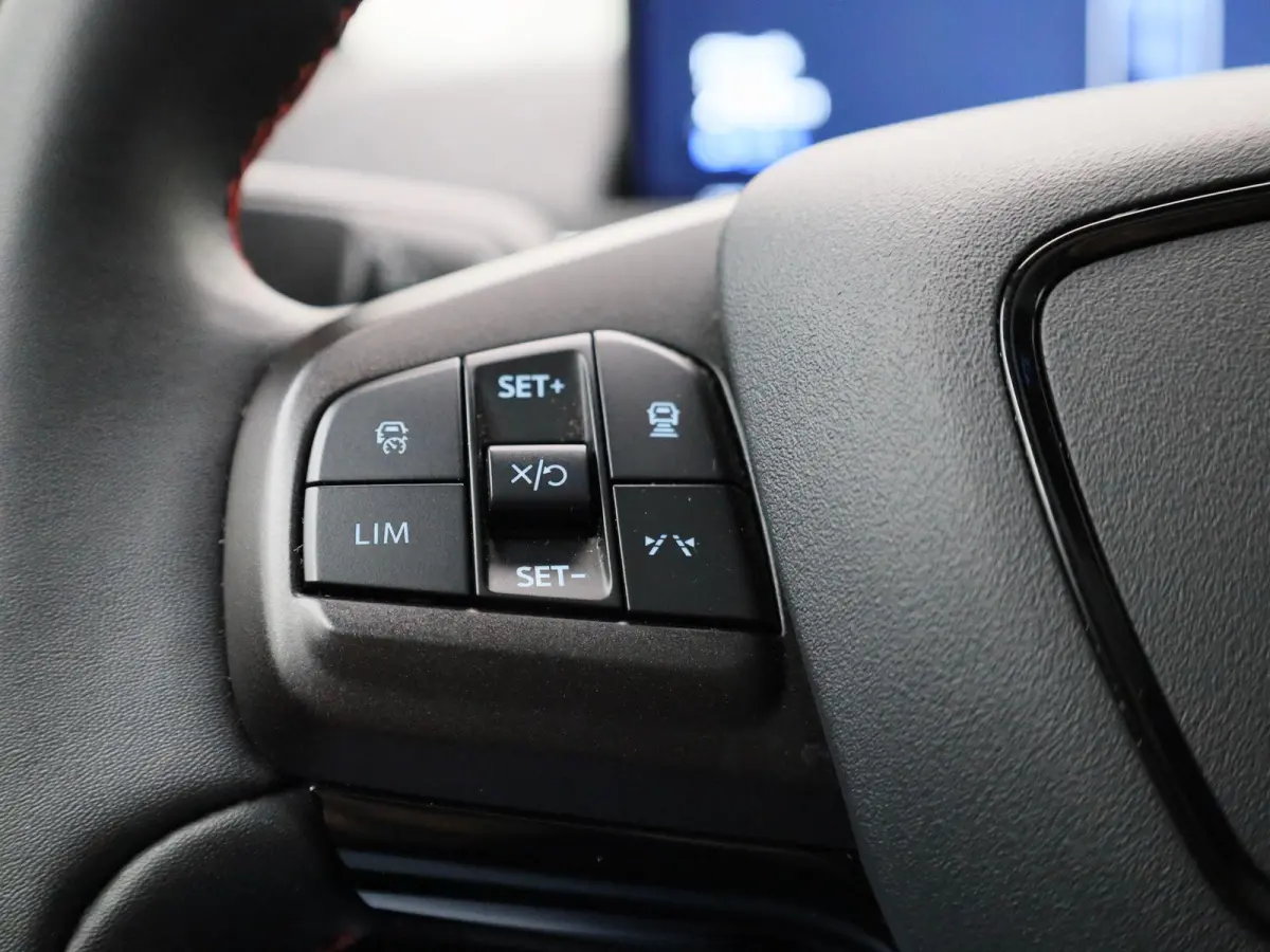 AWD 75 kWh | Elekt. Bestuurdersstoel met Memory | Panoramadak Vast | Adaptive Cruise Ctrl | NAV | Achteruitrijcamera met 360* |