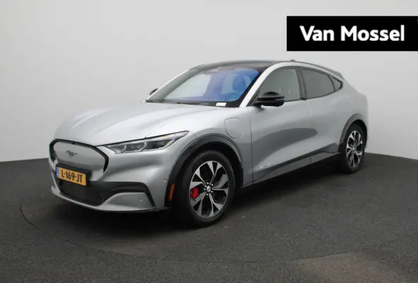 AWD 75 kWh | Elekt. Bestuurdersstoel met Memory | Panoramadak Vast | Adaptive Cruise Ctrl | NAV | Achteruitrijcamera met 360* |