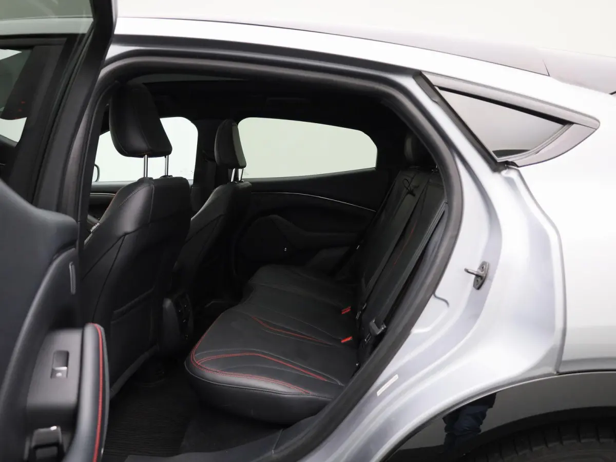 AWD 75 kWh | Elekt. Bestuurdersstoel met Memory | Panoramadak Vast | Adaptive Cruise Ctrl | NAV | Achteruitrijcamera met 360* |