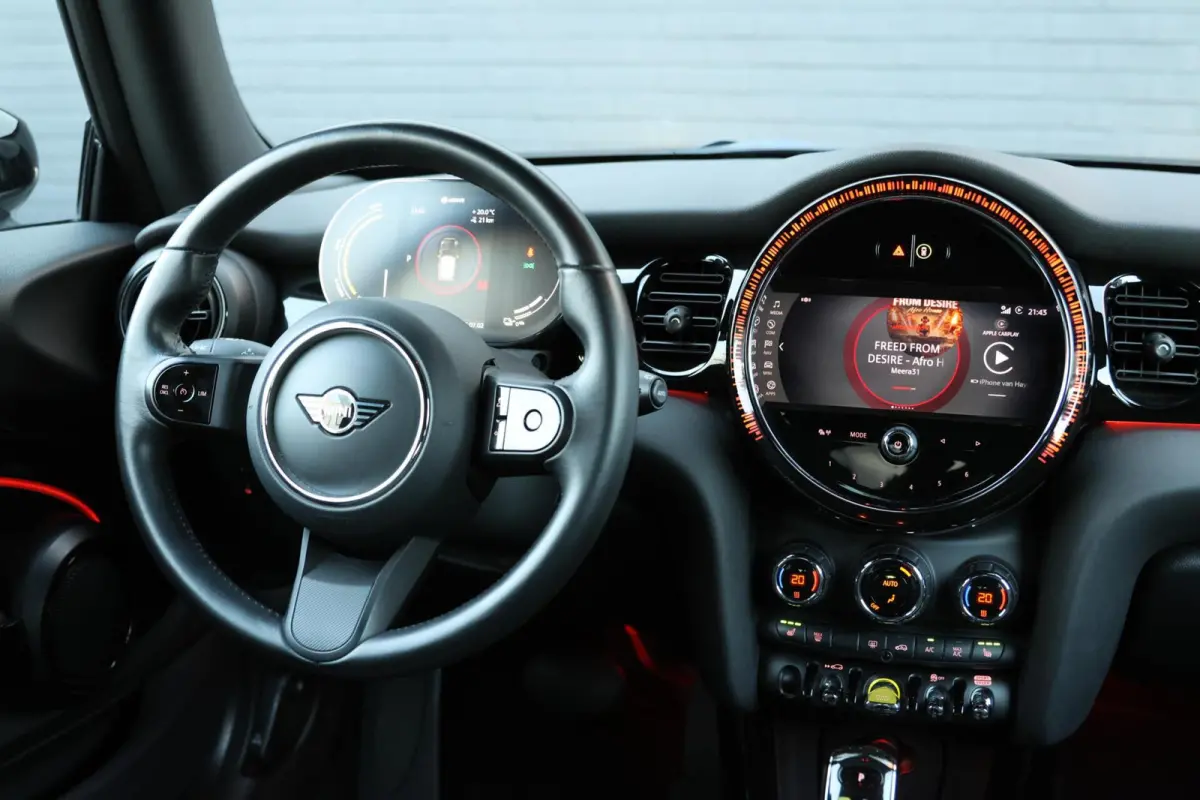Classic 33 kWh | NAVI | Carplay | SOH 95.1% |