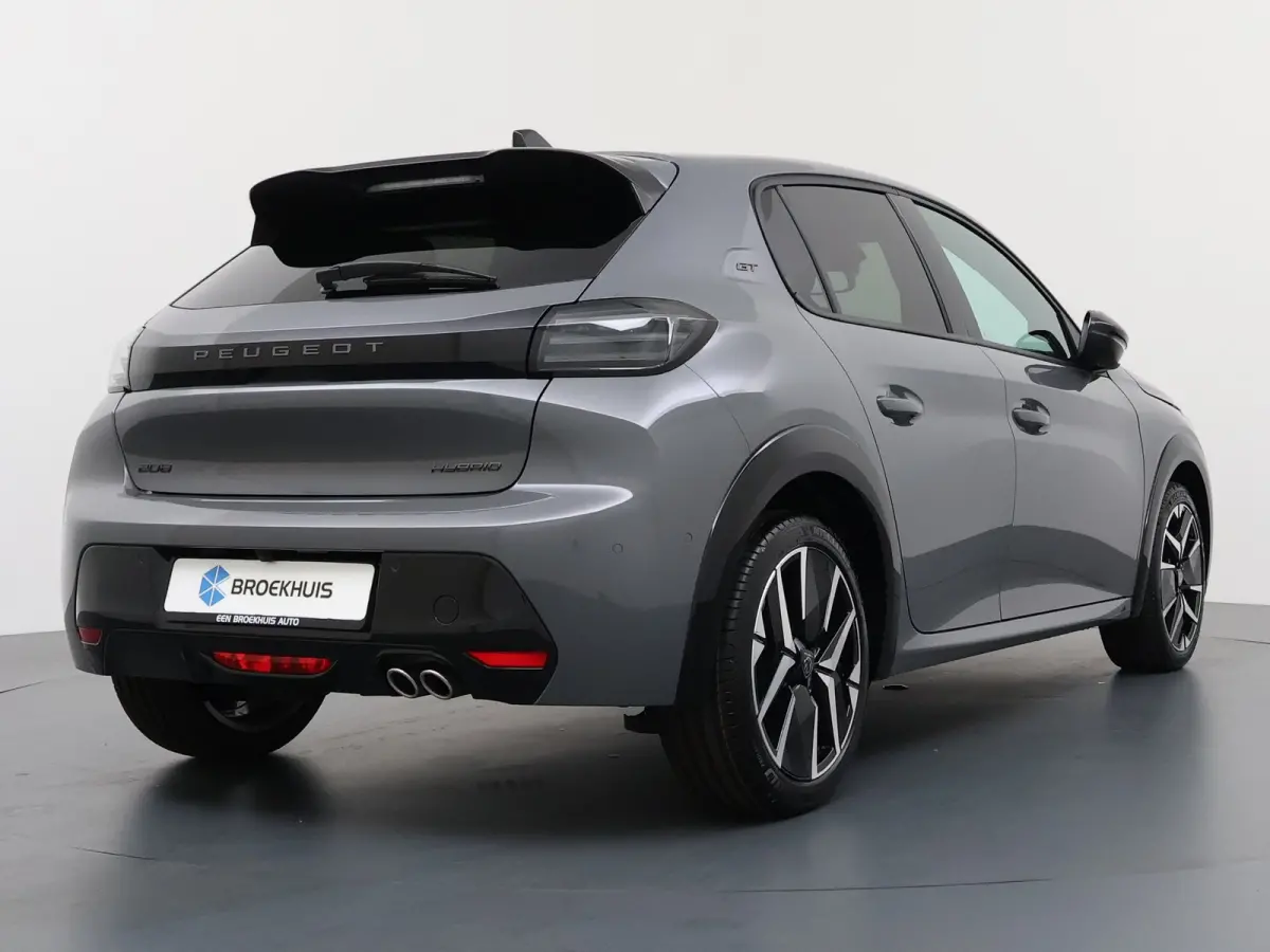 | Demo Deal | GT, | 17’’ lichtmetalen velgen ‘YANAKA’, afgewerkt in zwart Orbital met glanzende mat, en vier inzetten mat | Automatisch dimmende binnenspiegel | Drive Assist Plus Pac