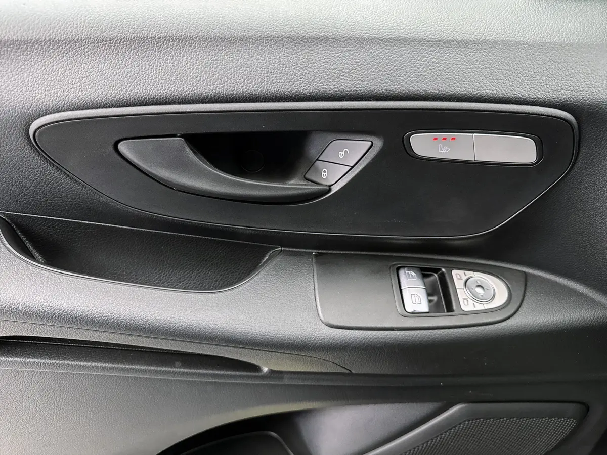 116 CDI L2 Pro Multibeam Led Trekhaak 2500kg Carplay Parkeerpakket Stoelverwarming