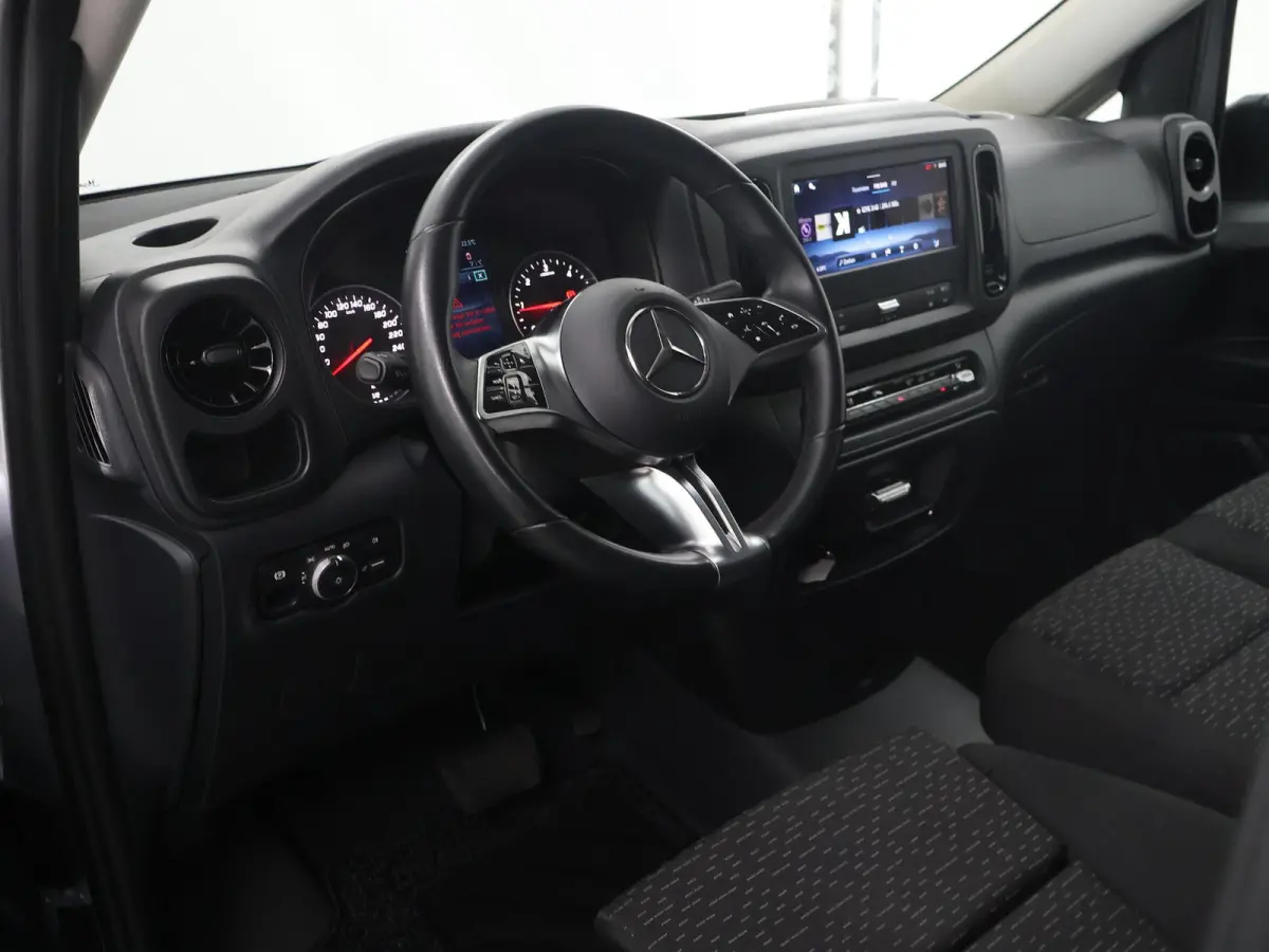 119 CDI | Aut. | L2 | Dubbele Cabine | 6-zits | Schuifdeur L+R | LM Velgen | Cruise Control | Navigatie | Parkeercamera | Stoelverwarming | Certified
