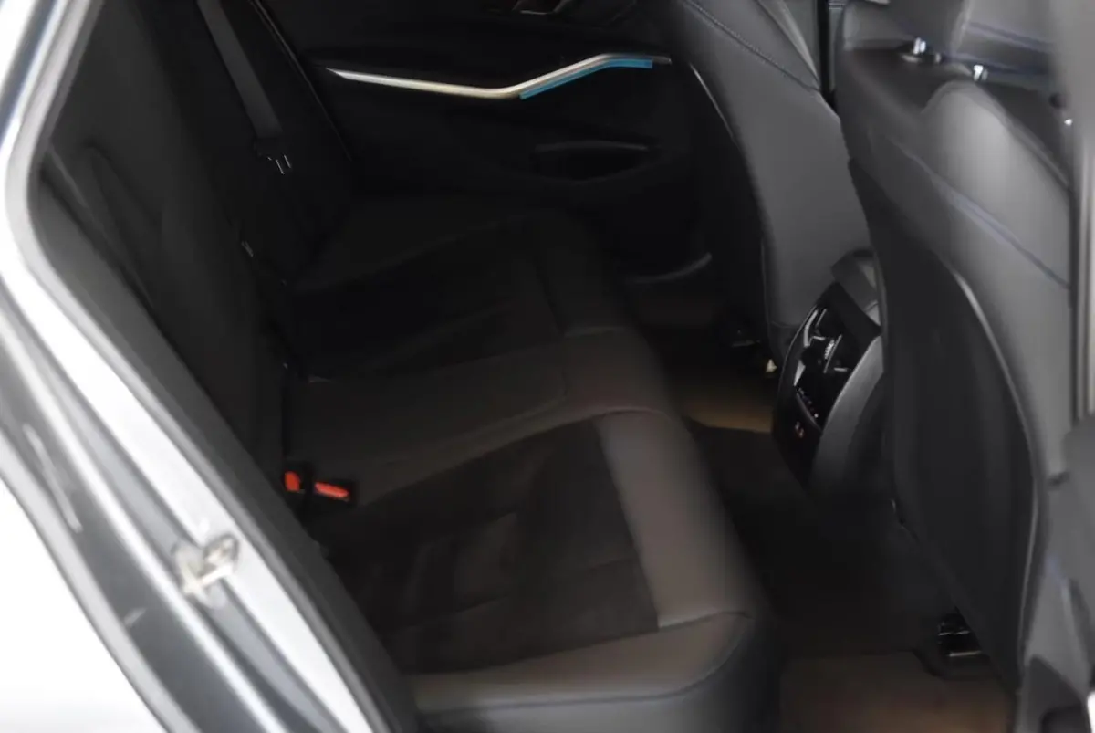 320e M-Sport - trekhaak - camera