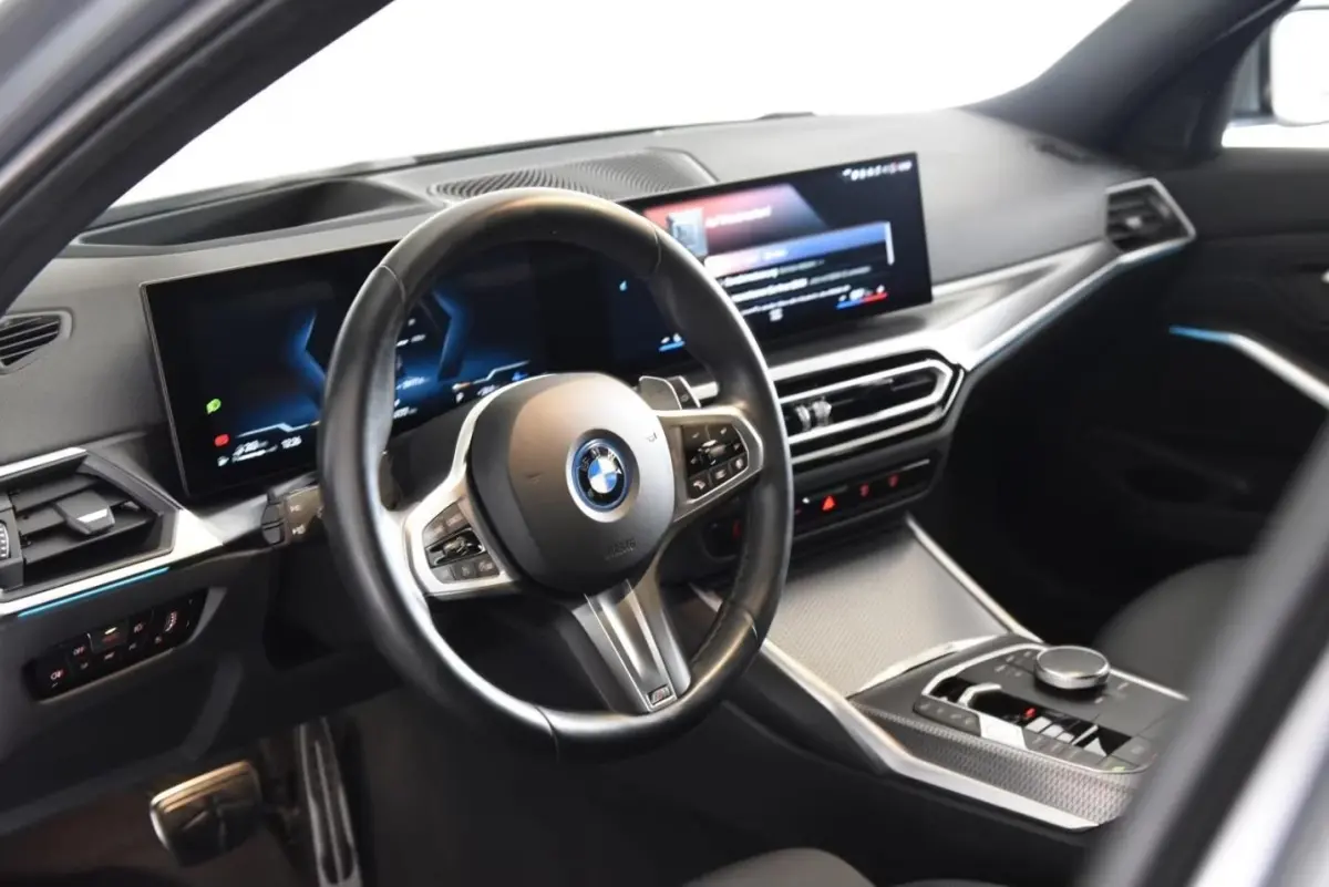 320e M-Sport - trekhaak - camera