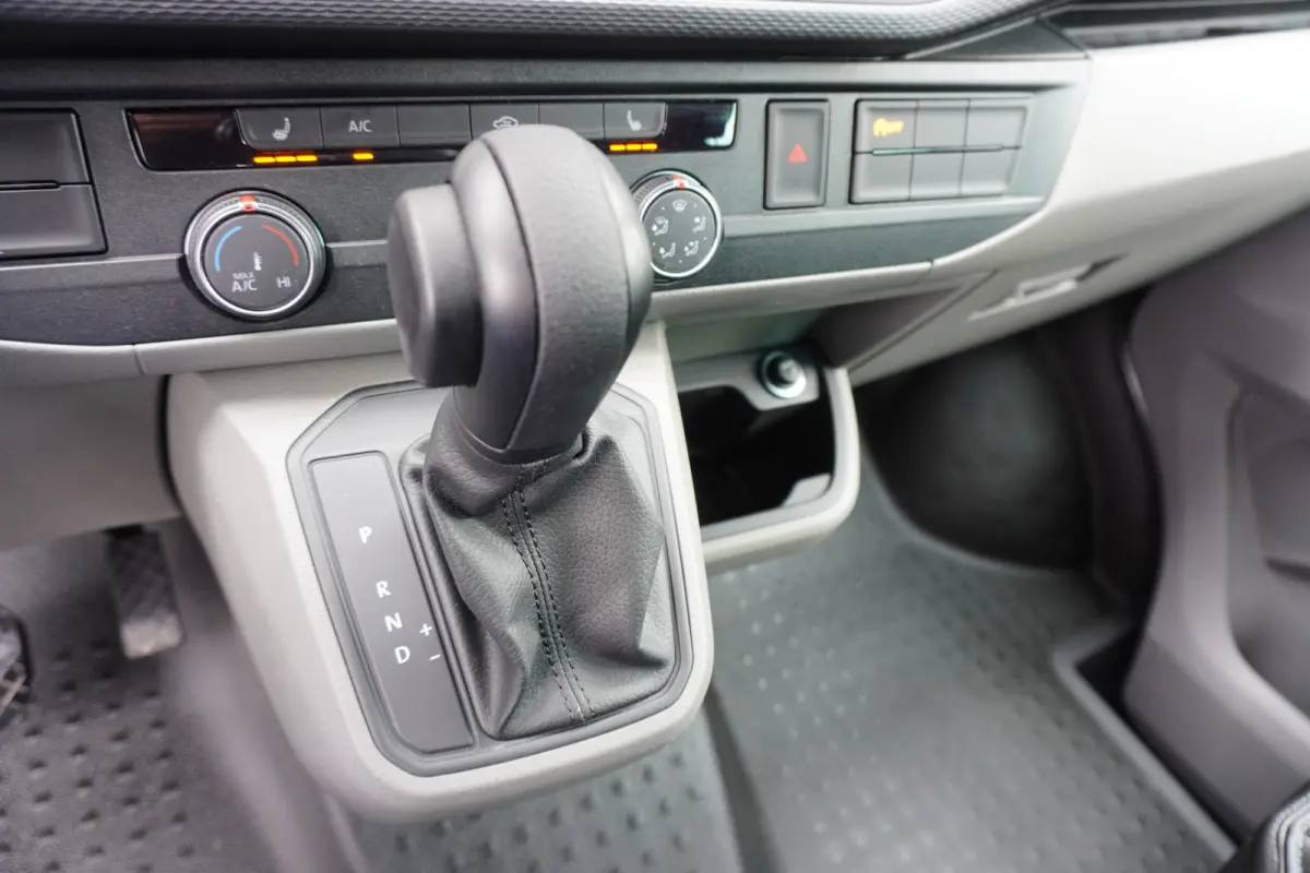 150 PK Automaat 2x schuifdeur ACC Apple Carplay Standkachel Stoelverwarming Trekhaak