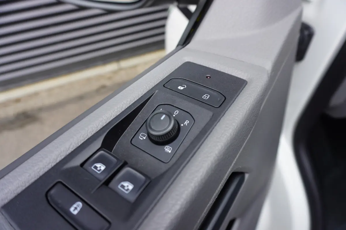 150 PK Automaat 2x schuifdeur ACC Apple Carplay Standkachel Stoelverwarming Trekhaak