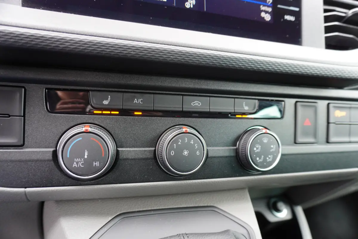 150 PK Automaat 2x schuifdeur ACC Apple Carplay Standkachel Stoelverwarming Trekhaak