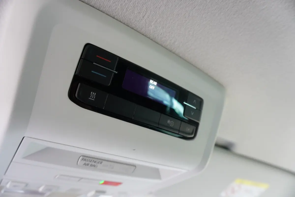 150 PK Automaat 2x schuifdeur ACC Apple Carplay Standkachel Stoelverwarming Trekhaak