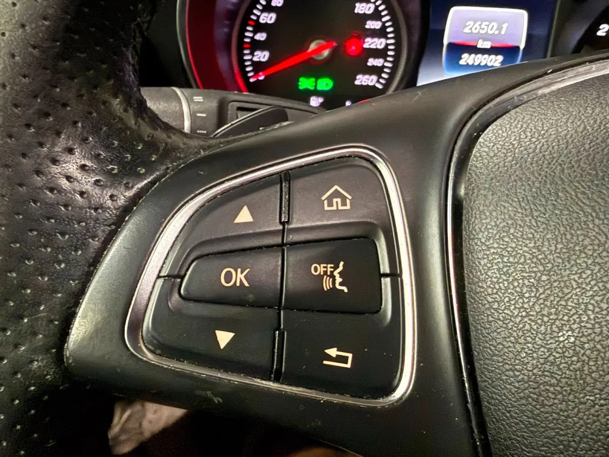 350e 4MATIC - AMG - Panorama - Burmester - Leder - Stoelverwarming