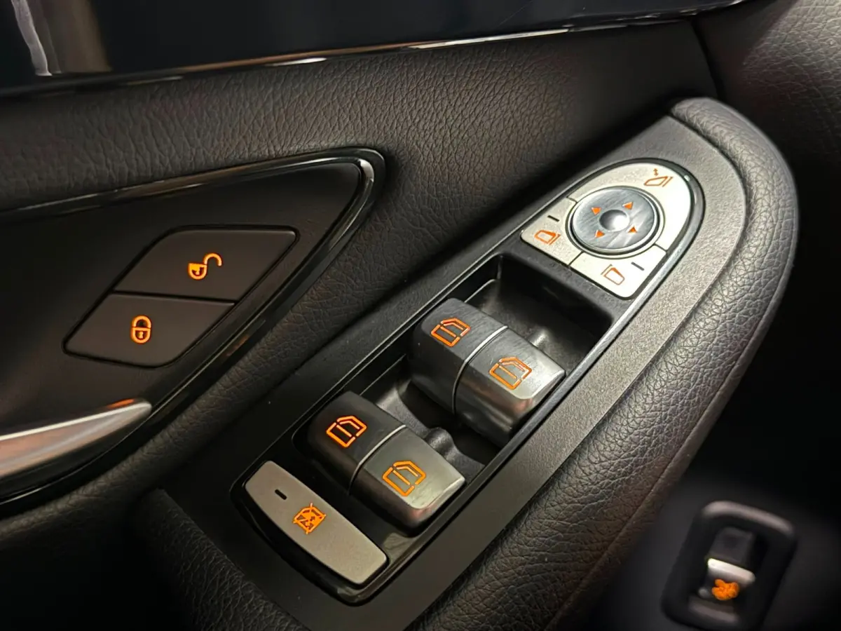 350e 4MATIC - AMG - Panorama - Burmester - Leder - Stoelverwarming