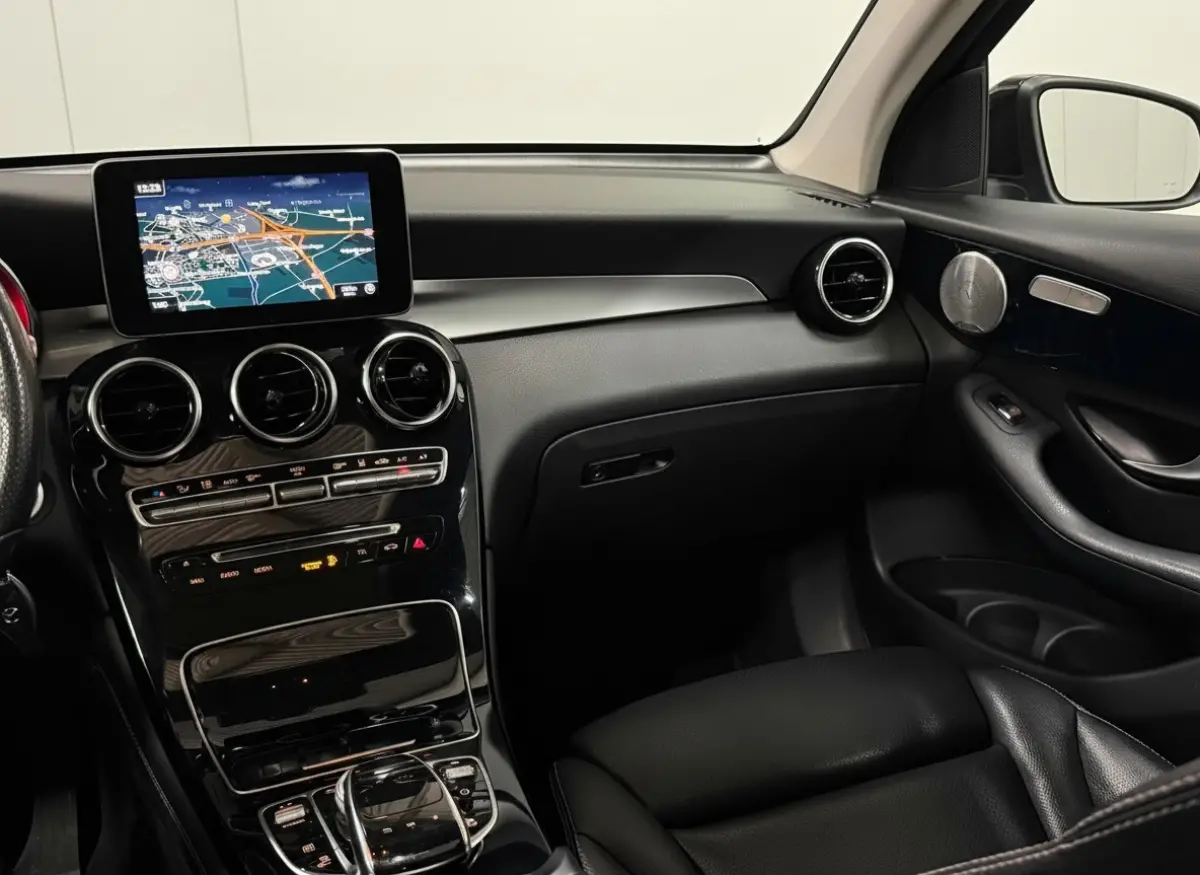 350e 4MATIC - AMG - Panorama - Burmester - Leder - Stoelverwarming