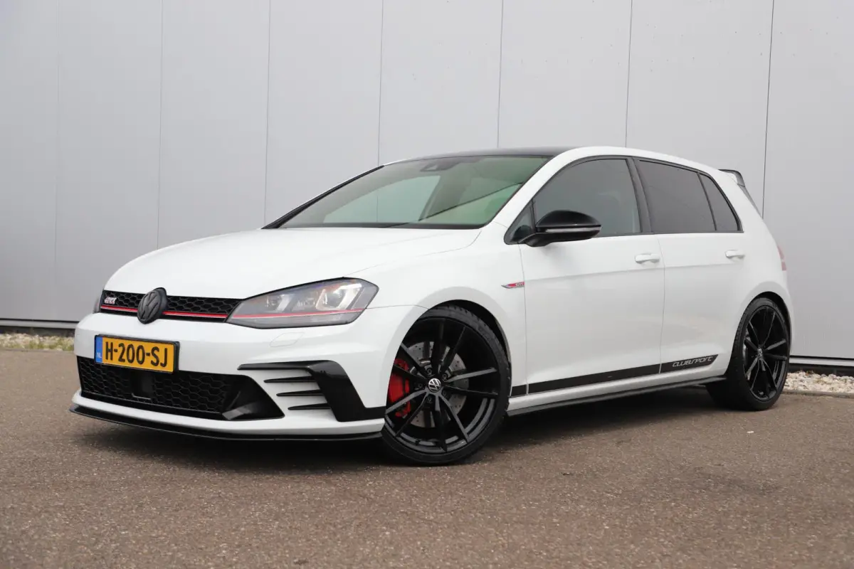 2.0 TSI GTI Clubsport DSG Automaat 394PK Armytrix Uitlaat Downpipe 19 inch Pretoria Michelin PS5 Achteruitrijcamera Carplay Adaptive Cruise