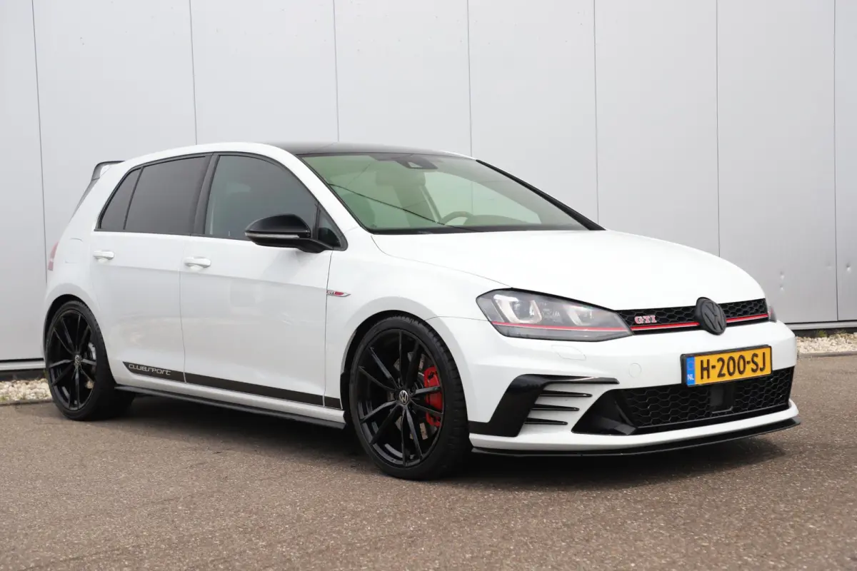 2.0 TSI GTI Clubsport DSG Automaat 394PK Armytrix Uitlaat Downpipe 19 inch Pretoria Michelin PS5 Achteruitrijcamera Carplay Adaptive Cruise