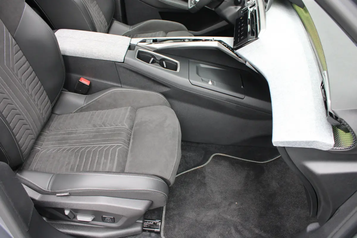 1.6 plug-in Hybrid 195 GT | Automaat | Panorama/schuifdak | Luxe stoelen | Massage | Alcantara | Focal | Trekhaak