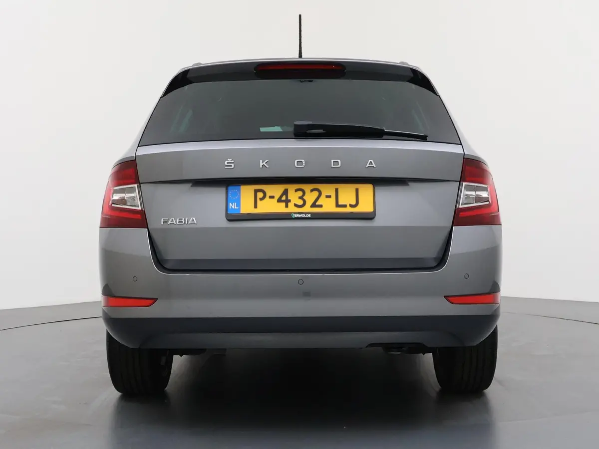 1.0 TSI Business Edition | Apple Carplay/Android Auto | Parkeersensoren voor & achter |