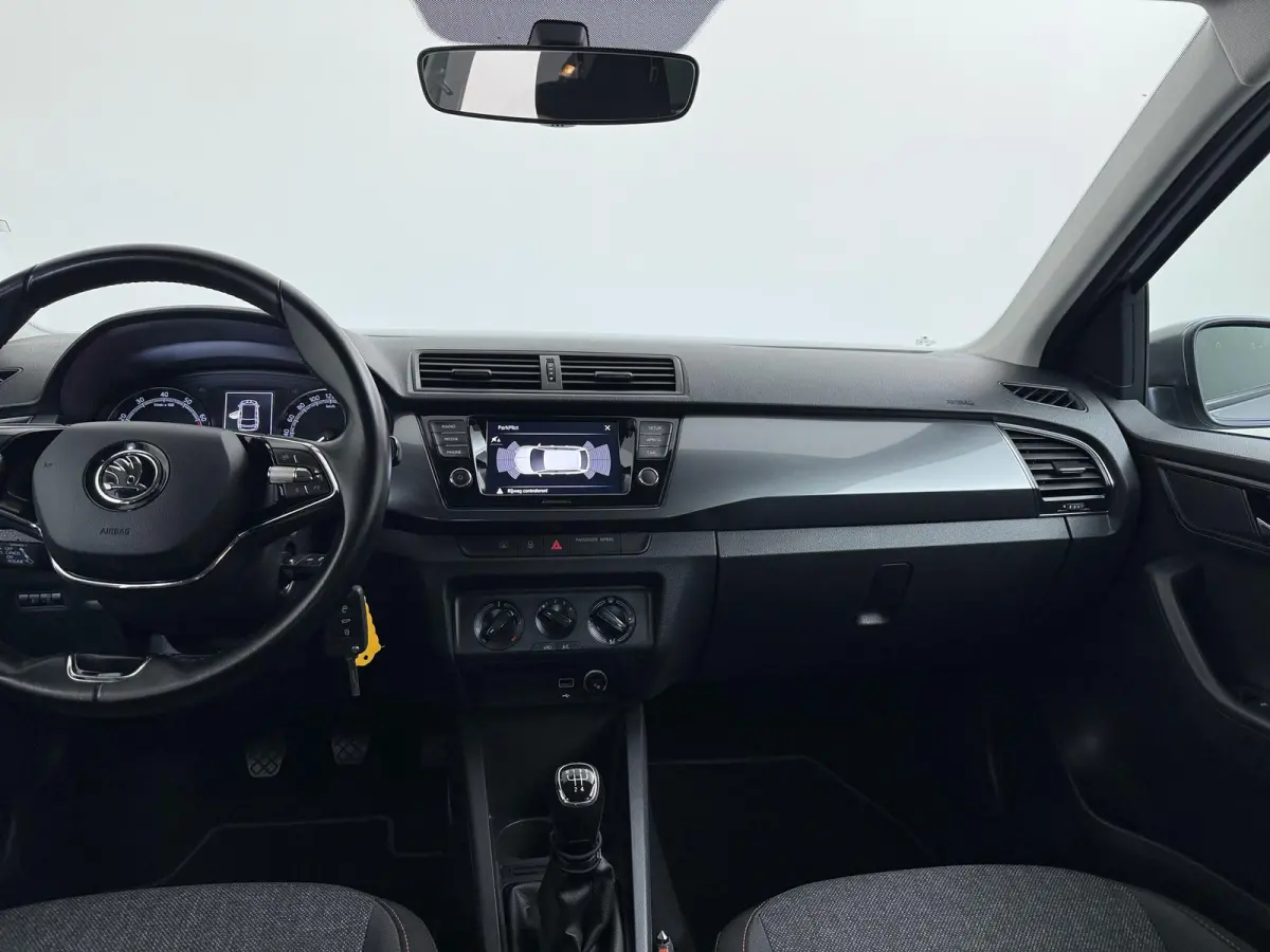1.0 TSI Business Edition | Apple Carplay/Android Auto | Parkeersensoren voor & achter |