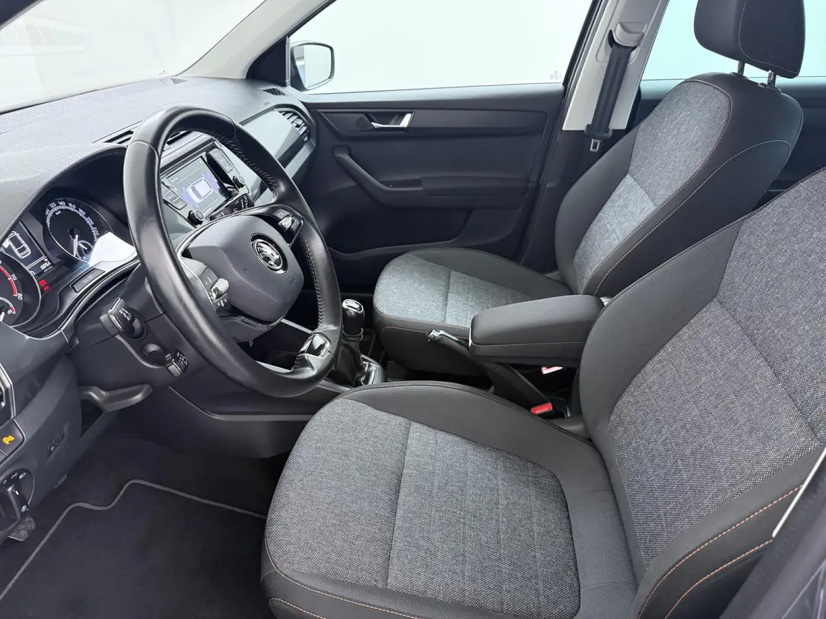1.0 TSI Business Edition | Apple Carplay/Android Auto | Parkeersensoren voor & achter |