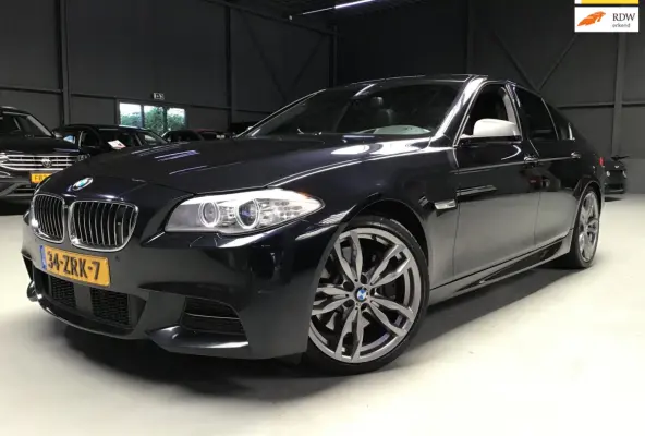 M550xd I Leder I Memory I HU I Stoelverw & Koeling I Zonnedak I 360Cam I Led I New Apk + Kln Brt I Navi I Clima I AWD.