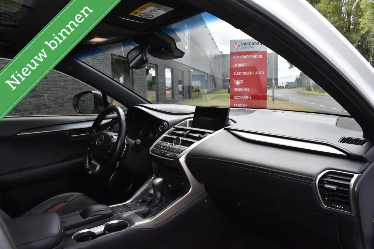 300h AWD F F SPORT 360º MARK LEVINSON/PANORAMADAK/LEDER/CAMERA/ETC.!