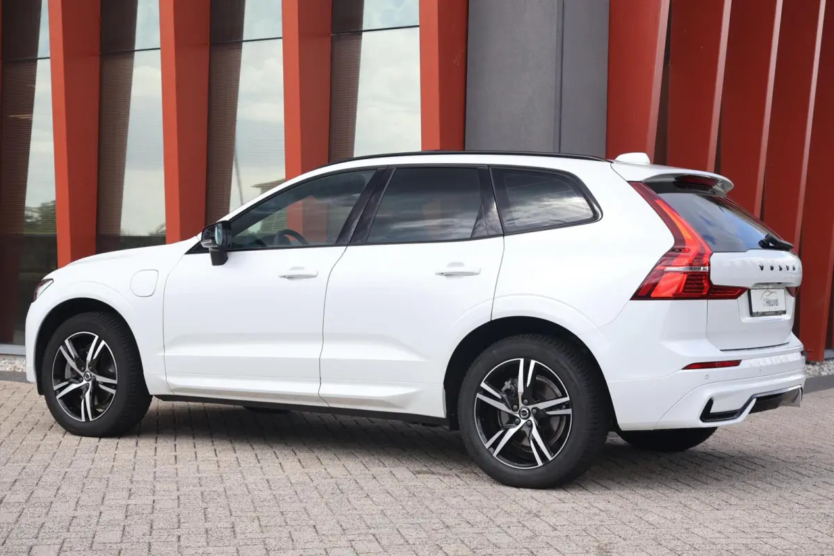 T6 Recharge AWD R-Design | Trekhaak | Parkeercamera |Panoramadak | Longe Range | Keyless