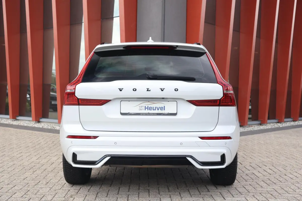 T6 Recharge AWD R-Design | Trekhaak | Parkeercamera |Panoramadak | Longe Range | Keyless